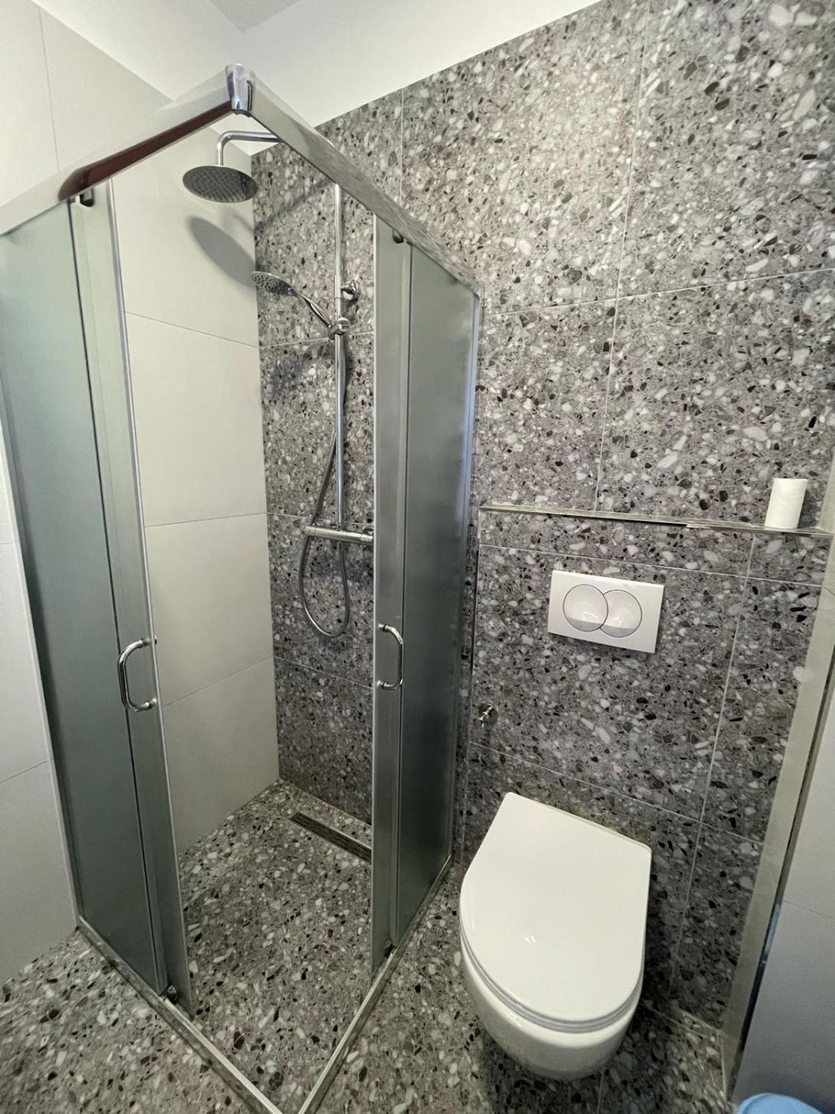 Cava Apartments Sarandë Exteriör bild