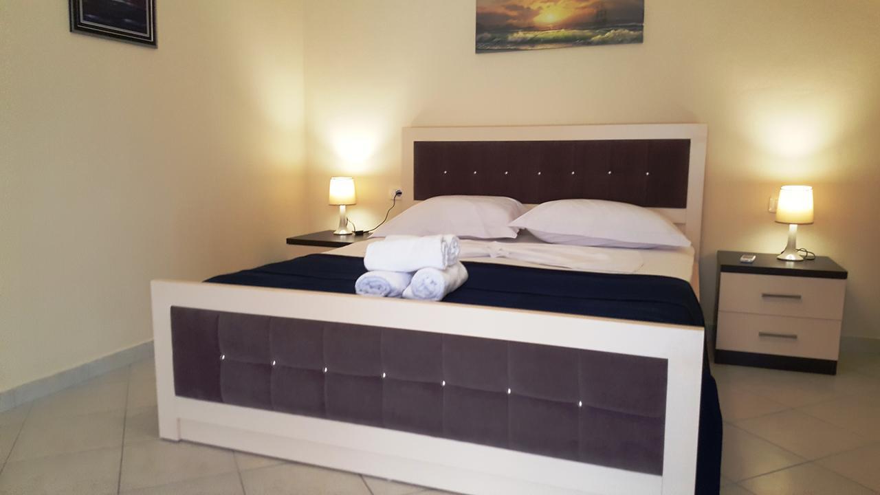 Cava Apartments Sarandë Exteriör bild
