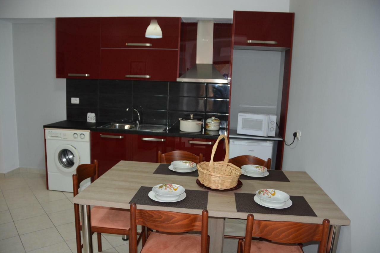 Cava Apartments Sarandë Exteriör bild